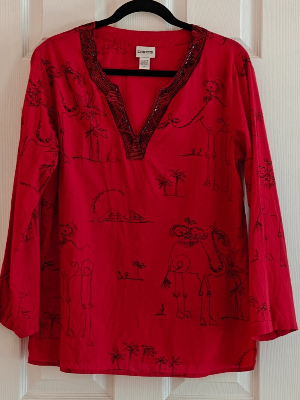 CHICO’S Red Novelty Print Tunic Top Beaded V-Neck Quirky Whimsical Size 1 Med